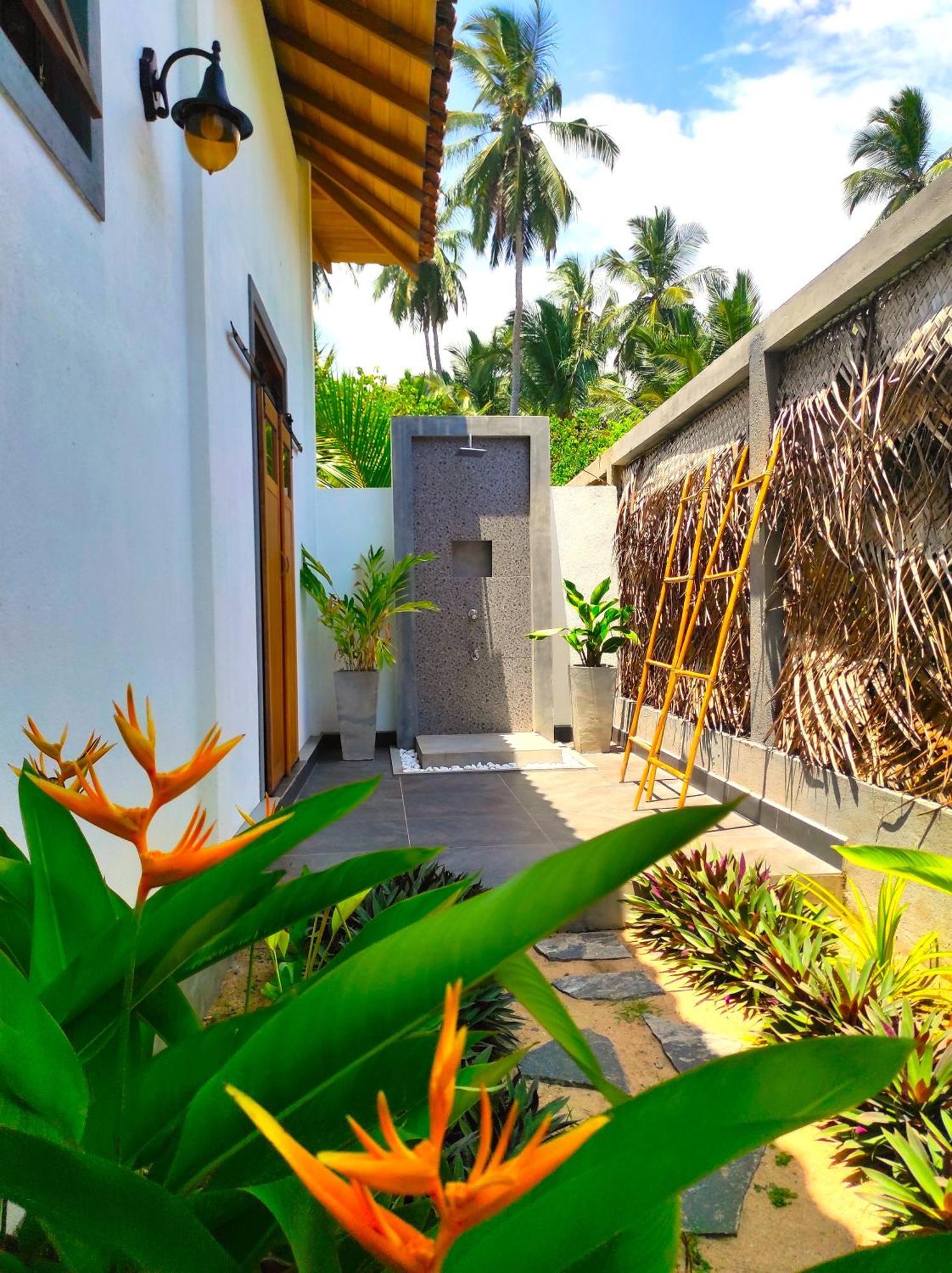 Sleeping Elephant Beach Resort Tangalle Exterior foto
