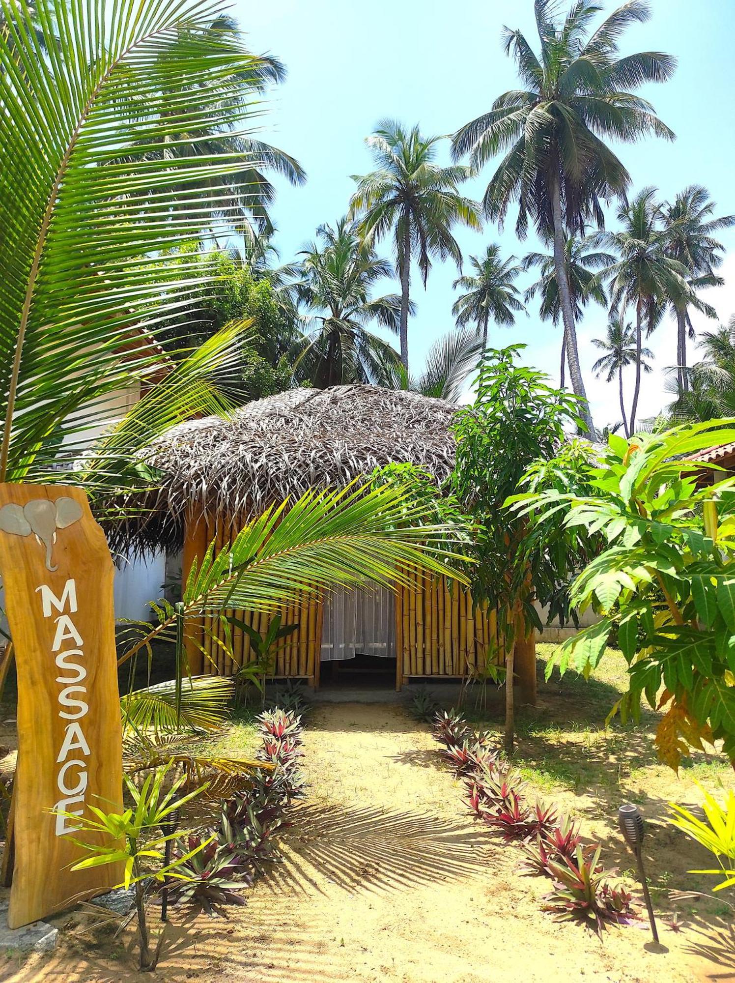 Sleeping Elephant Beach Resort Tangalle Exterior foto